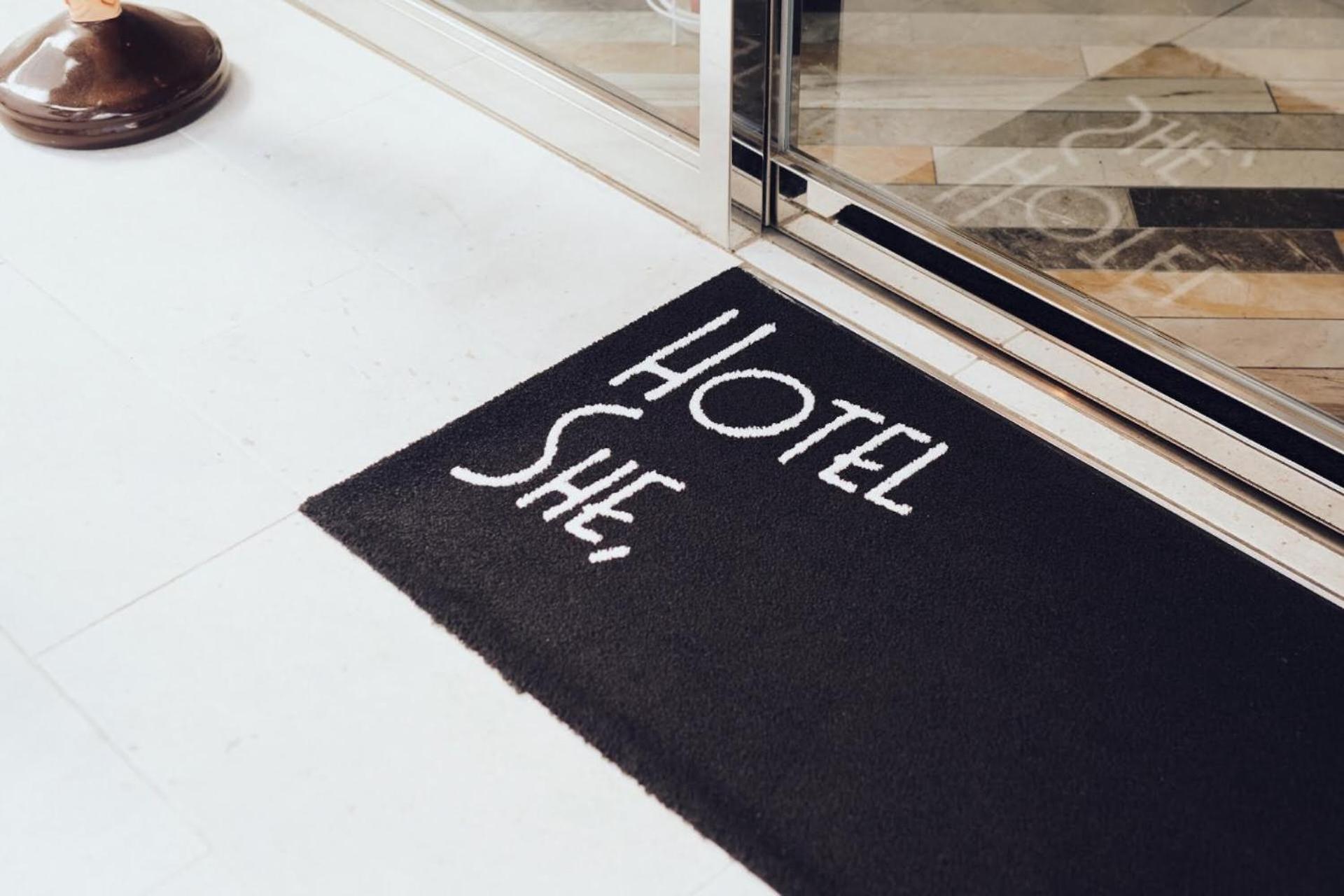 Hotel She, Kyoto Bagian luar foto