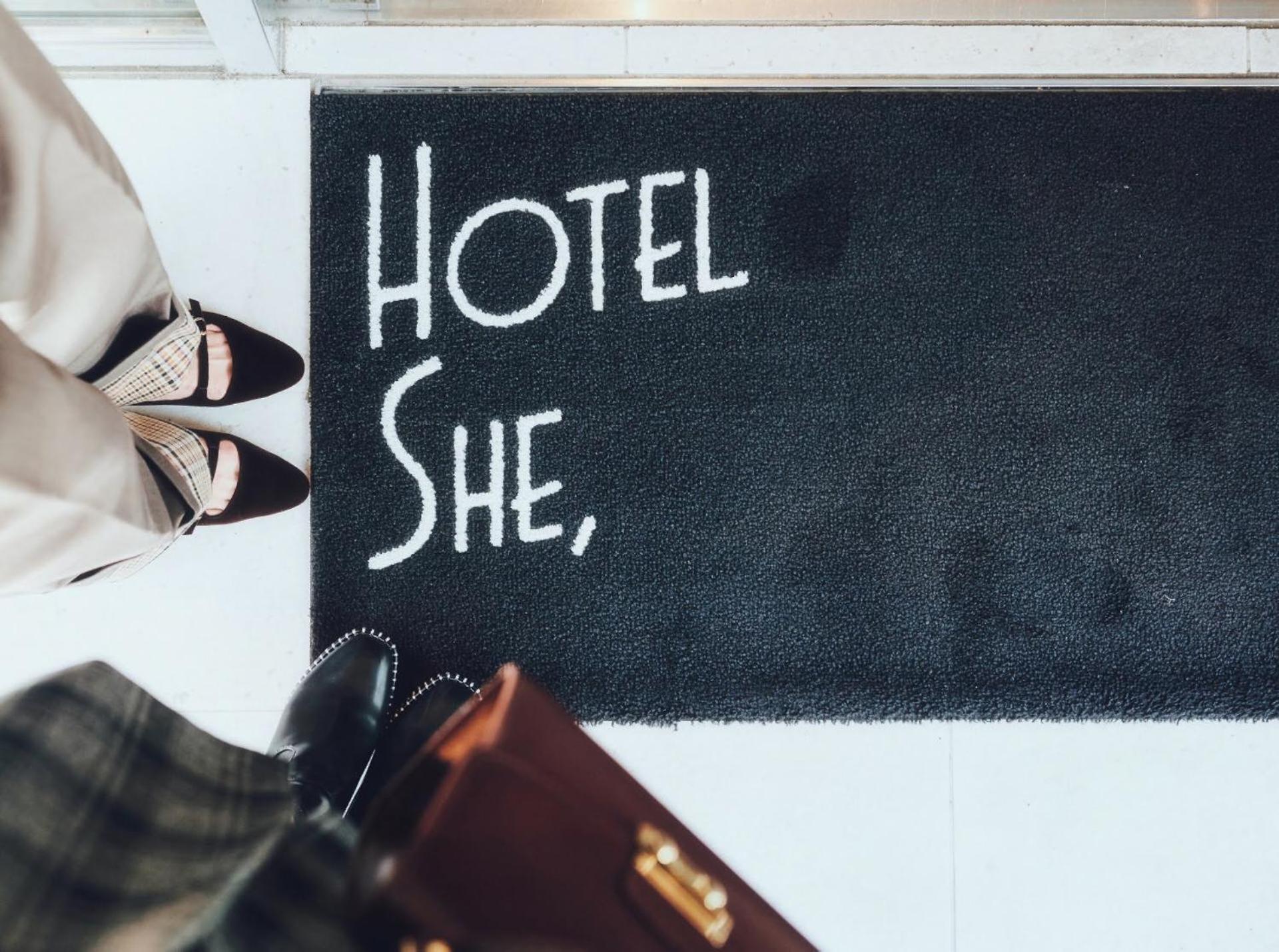 Hotel She, Kyoto Bagian luar foto